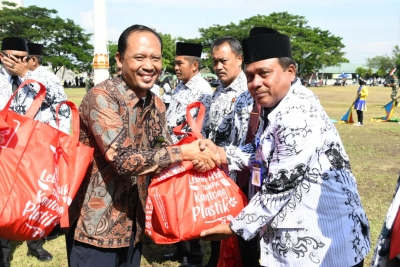 Peringatan HUT PGRI Ke 77 dan Hari Guru Nasional