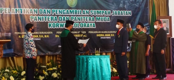 PELANTIKAN DAN PENGAMBILAN SUMPAH JABATAN PANITERA PA KARANGANYAR