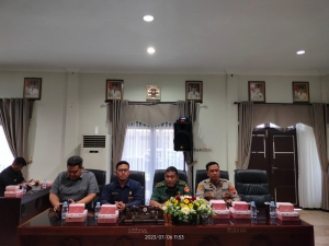 KEPALA SUB-BAGIAN PTIP PENGADILAN AGAMA KARANGANYAR MENGIKUTI RAPAT PARIPURNA KESEPULUH DPRD KABUPATEN KARANGANYAR MASA SIDANG III