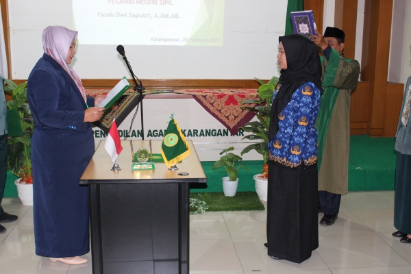PENGAMBILAN SUMPAH DAN PELANTIKAN CPNS MENJADI PNS PA KARANGANYAR