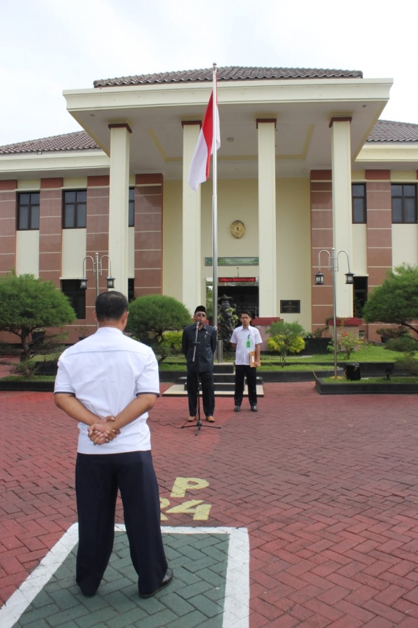 PENGHORMATAN SANG MERAH PUTIH UNTUK NASIONALISME